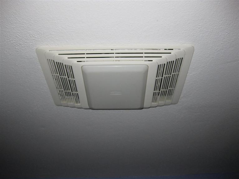 2040 Cypress Street Selma, CA 93662 - Photo 26 of 32 light, heater, and vent all in one.