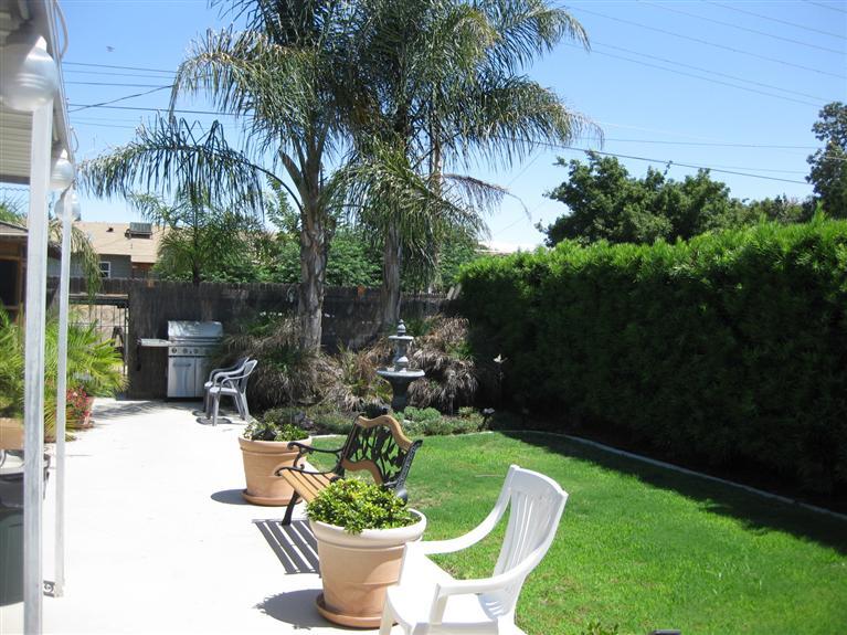 2040 Cypress Street Selma, CA 93662 - Photo 4 of 32