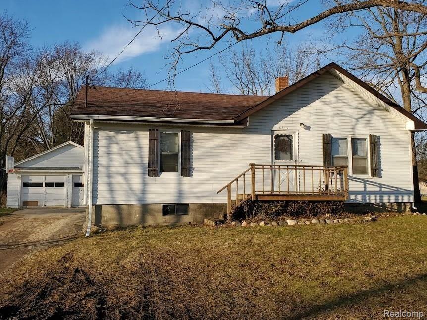 6345 Richfield Road Flint, MI 48506 - Photo 16 of 19 20200203_163722.jpg