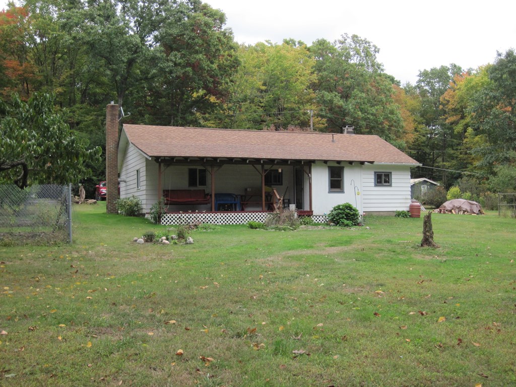 183 Maple Road Oil City, PA 16301 - Photo 3 of 5 Gallery Image 3