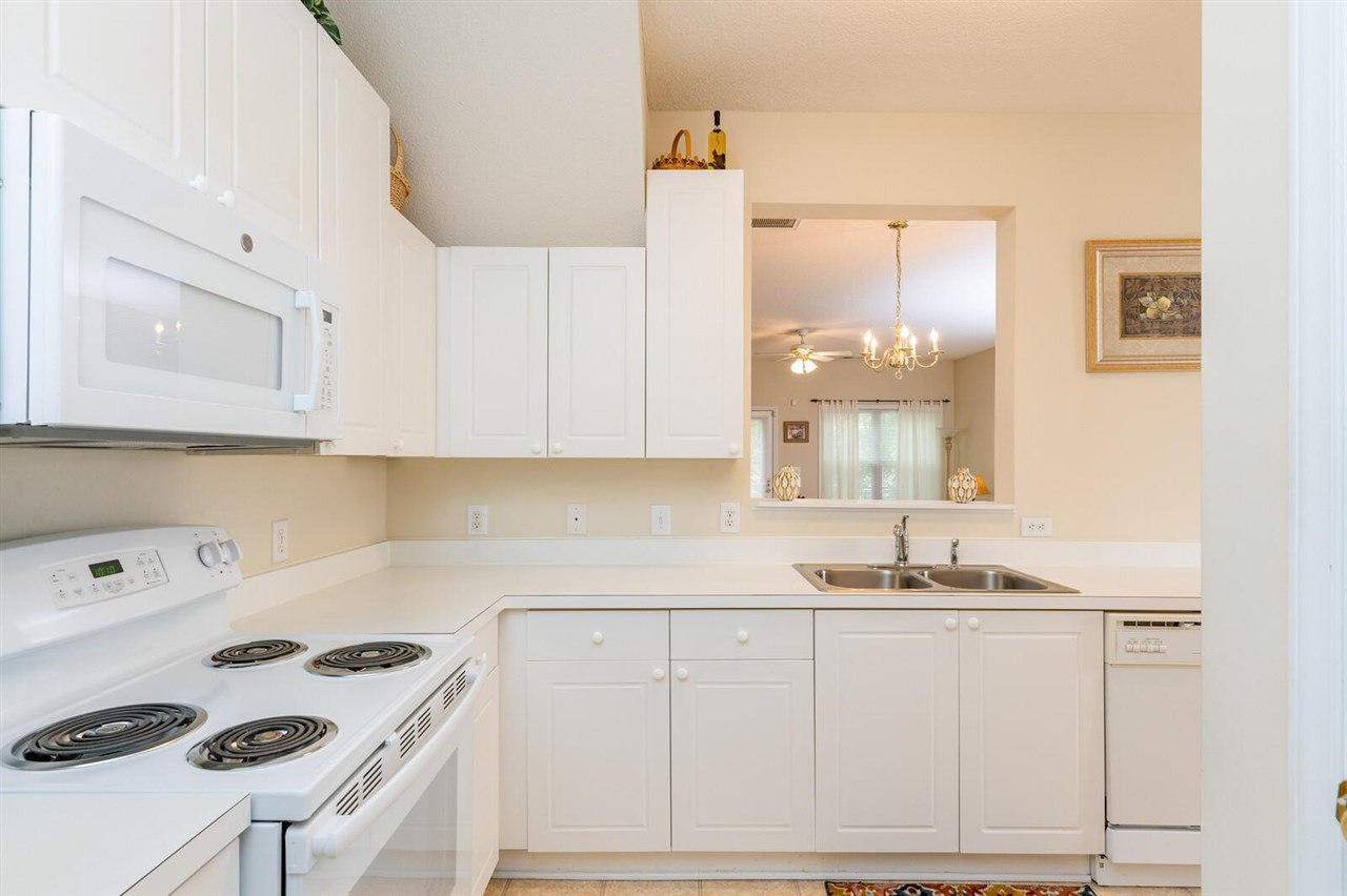 2029 Persimmon Ridge Drive Raleigh, NC 27604 - Photo 10 of 24 Kitchen
