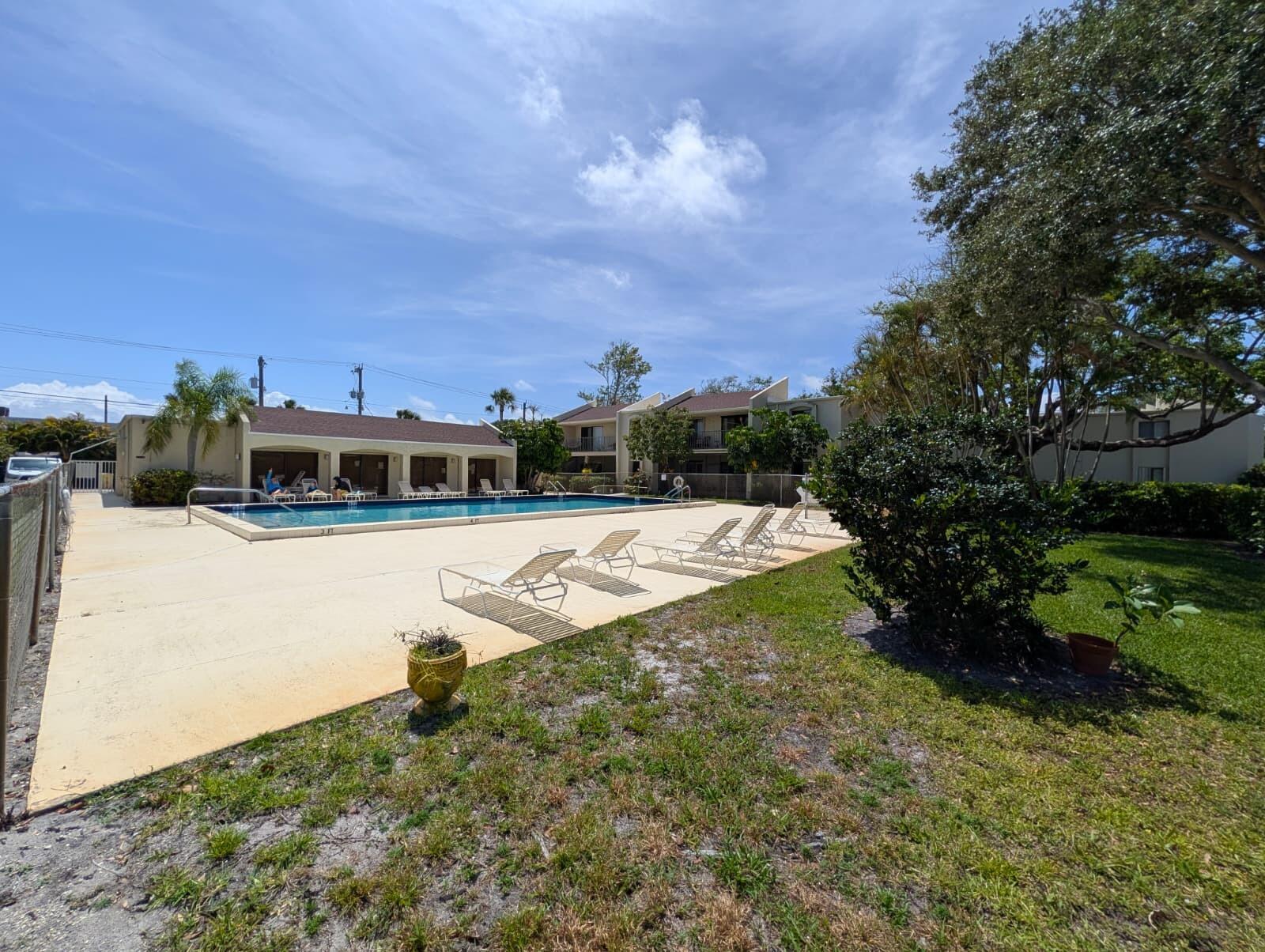 150 Pineview Road, Unit E6 Jupiter, FL 33469 - Photo 7 of 23 WhatsApp Image 2026-05-05 at 2.41.12 PM