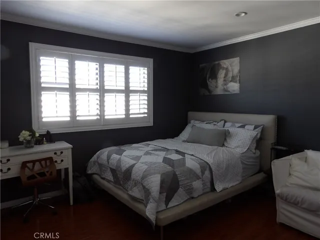 a close view of a fireplace in a room