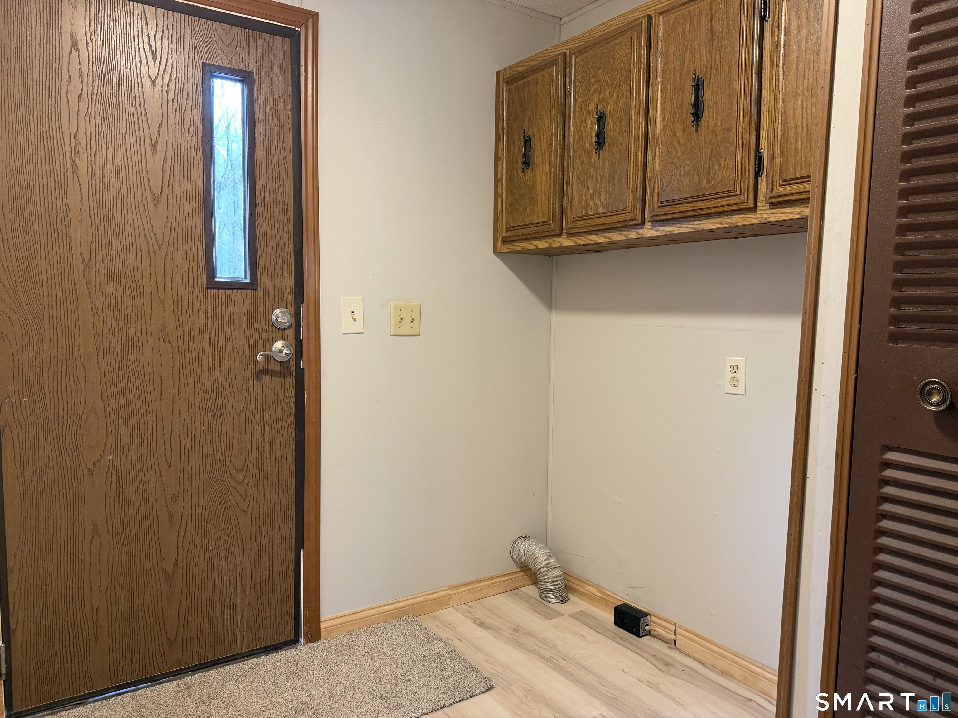 65 Colchester Cmns Colchester, CT 06415 - Photo 28 of 40 Laundry room