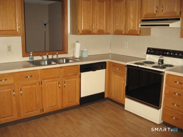219 Nichols Drive Waterbury, CT 06708 - Photo 6 of 12