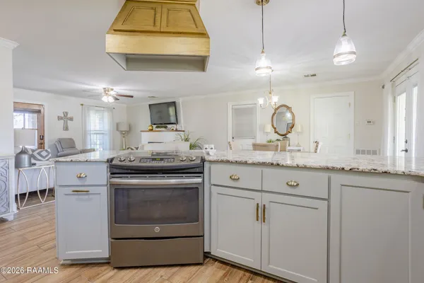 $260,000 | 917 East Butler Street, Rayne, LA 70578