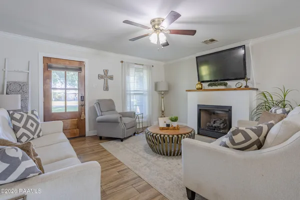 $260,000 | 917 East Butler Street, Rayne, LA 70578