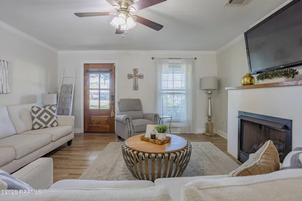 $260,000 | 917 East Butler Street, Rayne, LA 70578