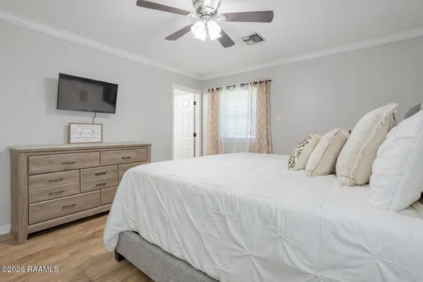 $260,000 | 917 East Butler Street, Rayne, LA 70578