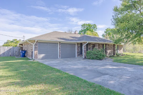 $260,000 | 917 East Butler Street, Rayne, LA 70578
