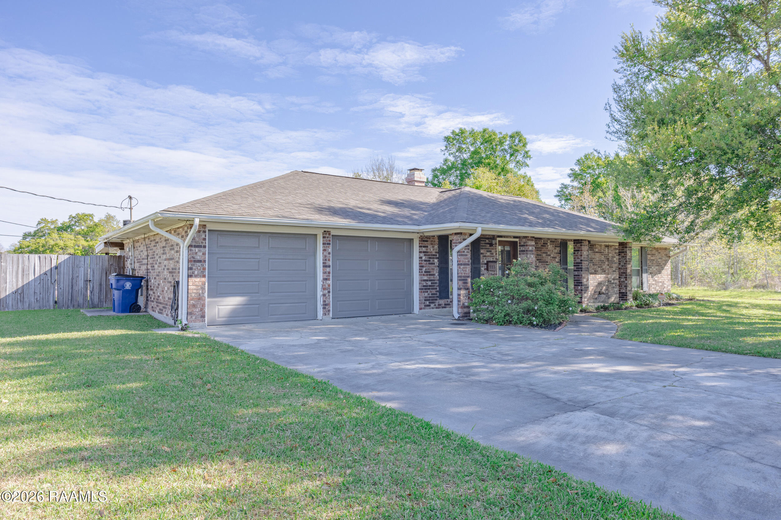 917 East Butler Street Rayne, LA 70578 - Photo 2 of 23 917 e butler-4
