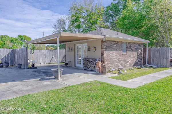 $260,000 | 917 East Butler Street, Rayne, LA 70578