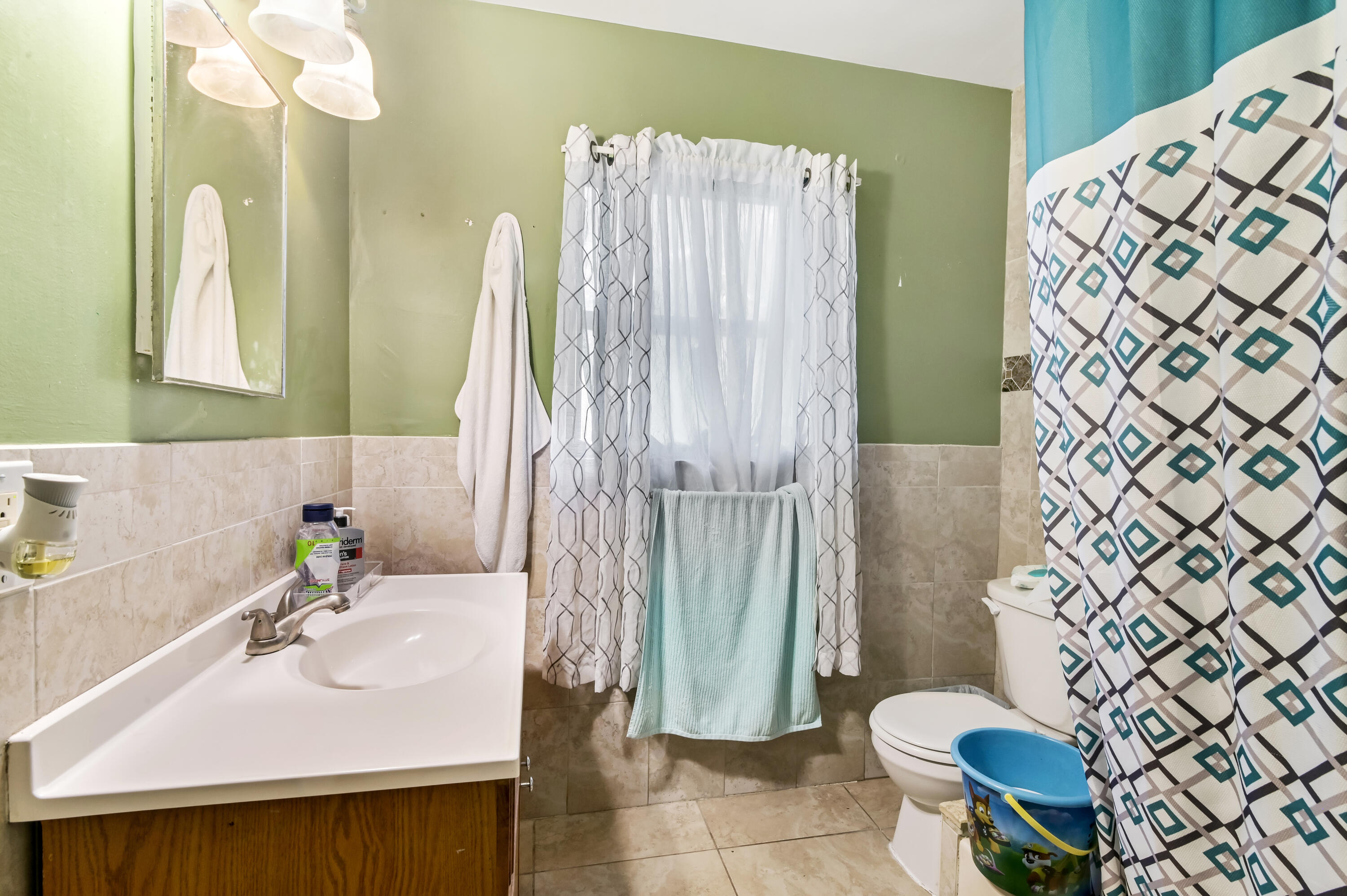 3367 Gulfstream Road Palm Springs, FL 33461 - Photo 14 of 14 14_Bath_02