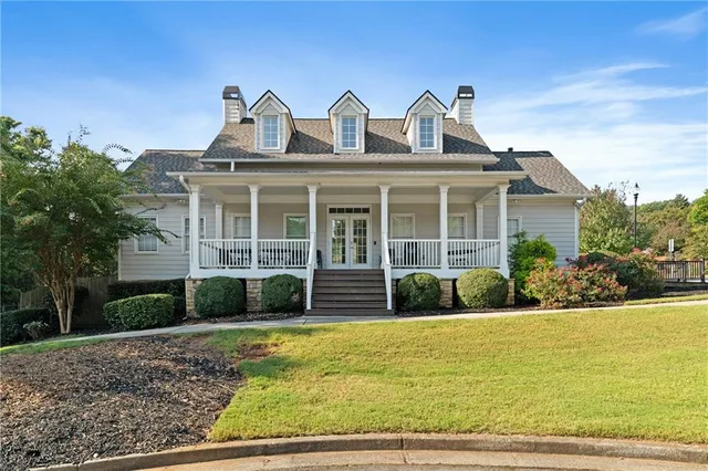 a view of a house and outdoor space