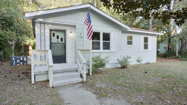 $189,000 | 109 Bishop Street, Walterboro, SC 29488