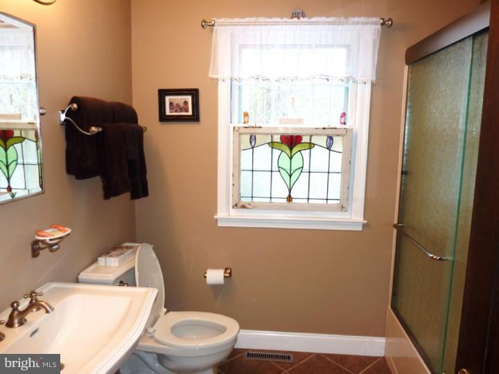40 Bortons Road Medford, NJ 08055 - Photo 12 of 12 Bathroom