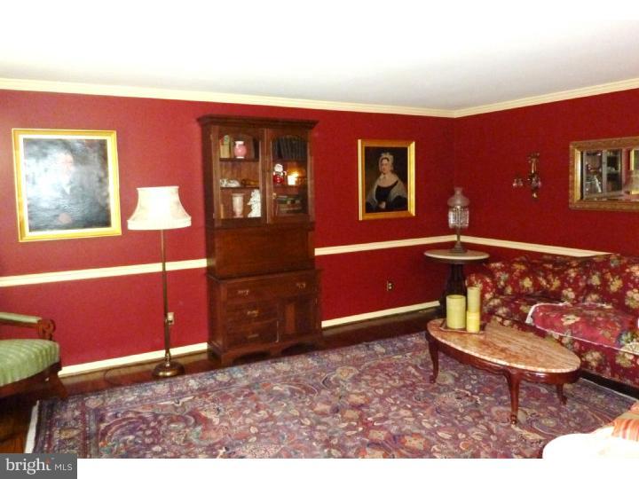 40 Bortons Road Medford, NJ 08055 - Photo 4 of 12 Living Room