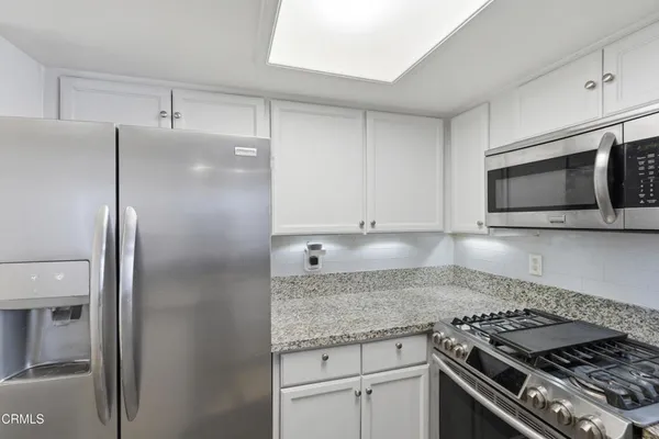 $689,000 | 450 West Dryden Street, Unit 303, Glendale, CA 91202