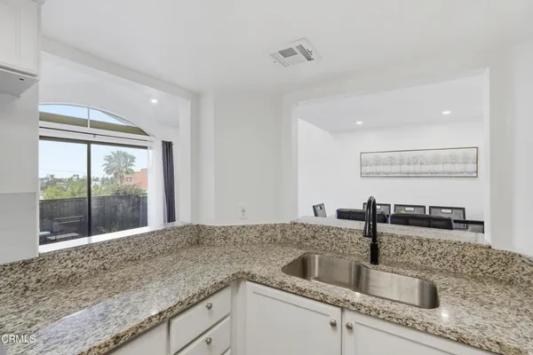$689,000 | 450 West Dryden Street, Unit 303, Glendale, CA 91202
