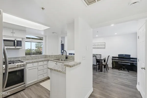 $689,000 | 450 West Dryden Street, Unit 303, Glendale, CA 91202