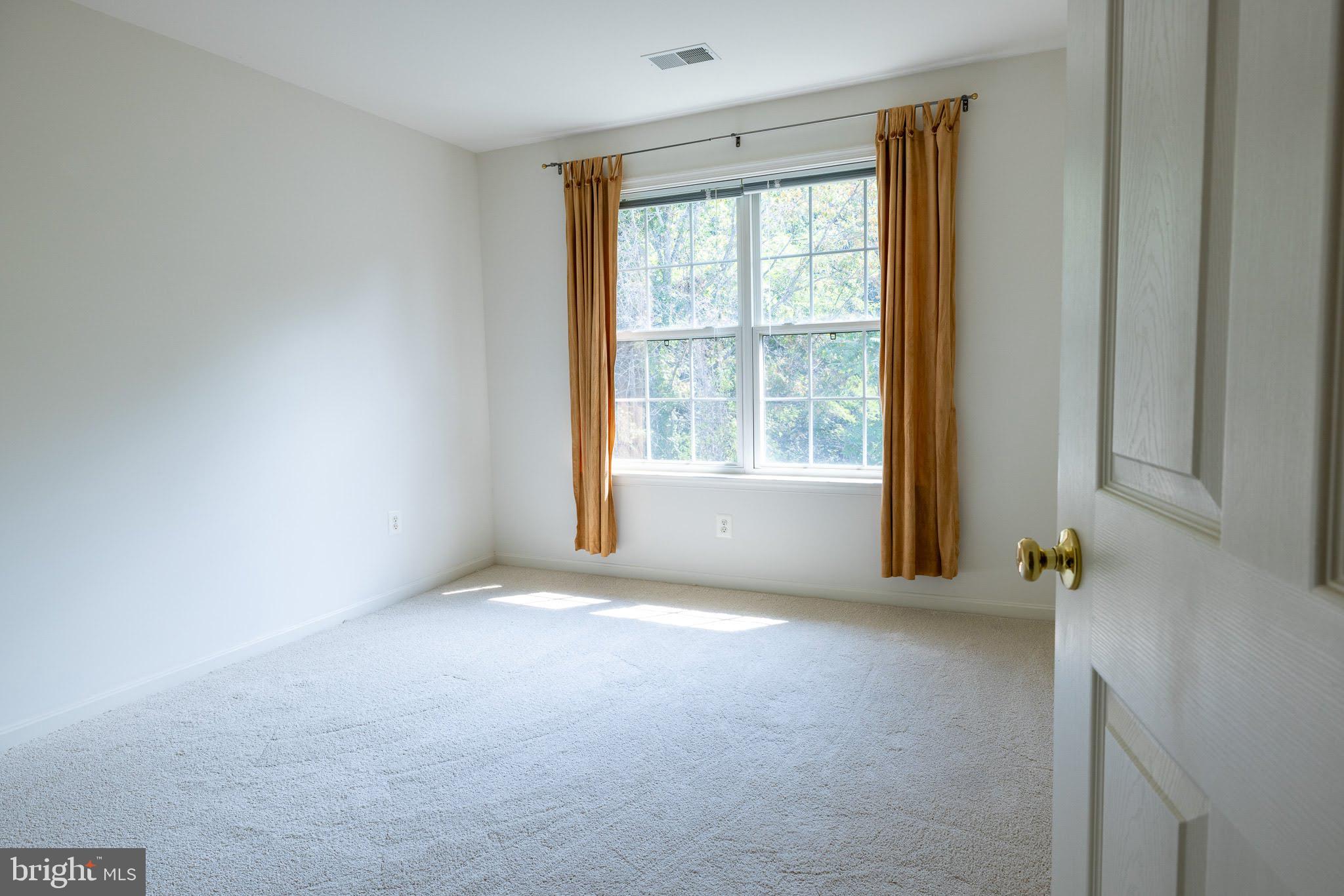 2051 Madrillon Road Vienna, VA 22182 - Photo 24 of 46 Gallery Image 24