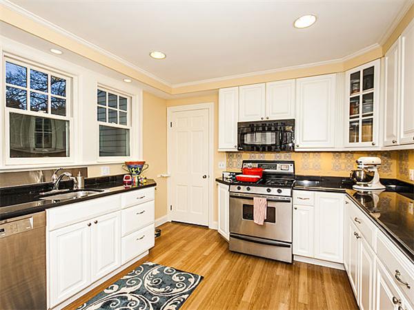 47 Hilltop Road Brookline, MA 02467 - Photo 7 of 29 Gallery Image 7