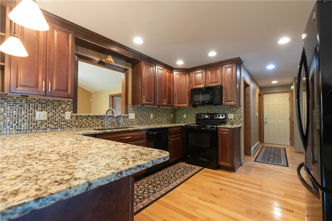 212 Tara Lane Woonsocket, RI 02895 - Photo 16 of 37 Gallery Image 16