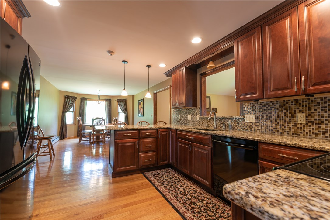 212 Tara Lane Woonsocket, RI 02895 - Photo 17 of 37 Gallery Image 17