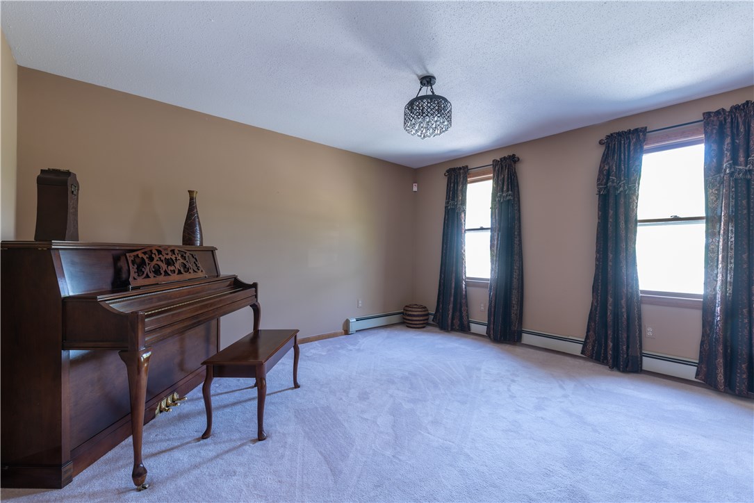 212 Tara Lane Woonsocket, RI 02895 - Photo 18 of 37 Gallery Image 18