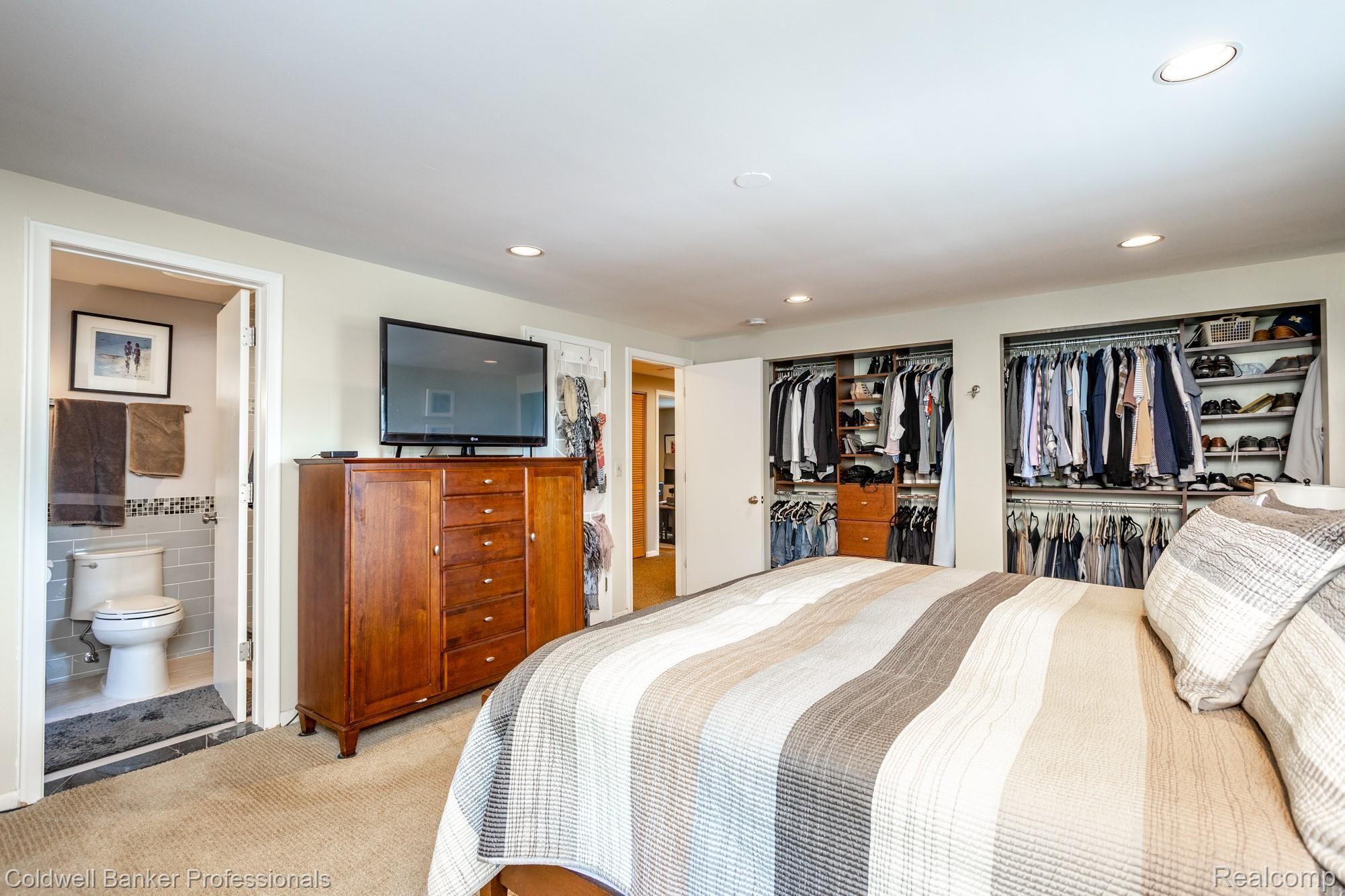2623 Worcester Road West Bloomfield, MI 48323 - Photo 47 of 68 2623 Worcester S052.jpg