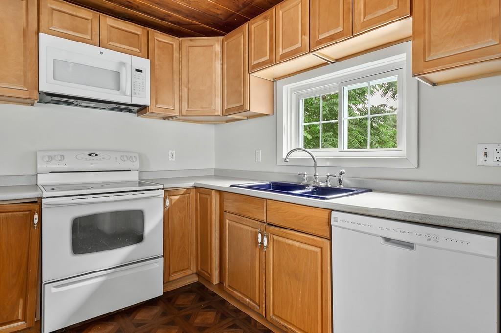 20 Whitehall Road Amesbury, MA 01913 - Photo 13 of 29 Gallery Image 13