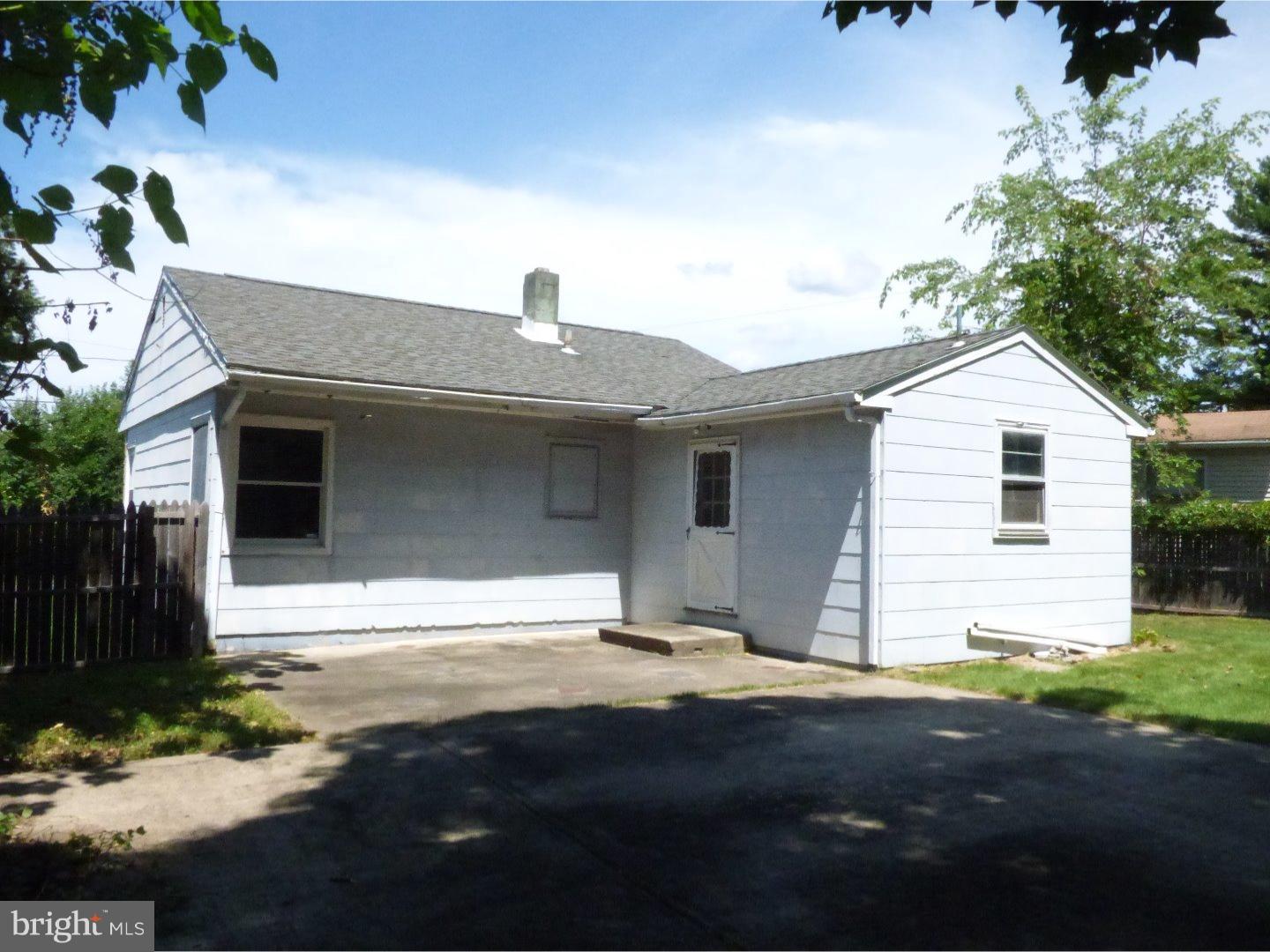 12 Downing Road Ewing, NJ 08628 - Photo 4 of 20