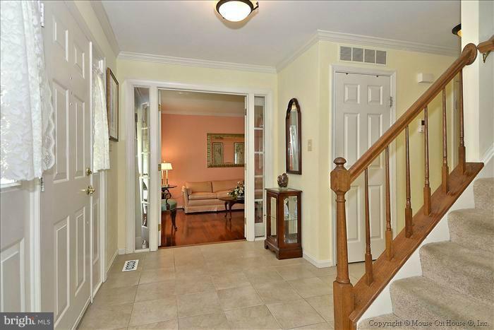 18813 Falling Star Road Germantown, MD 20874 - Photo 1 of 29 Interior (General)