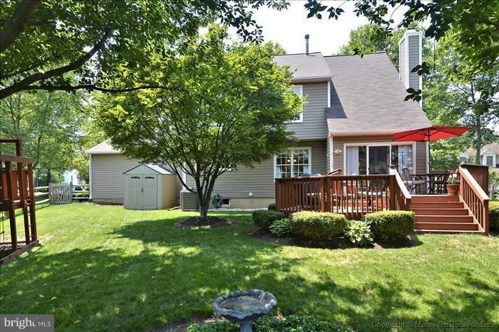 18813 Falling Star Road Germantown, MD 20874 - Photo 2 of 29 Exterior (Rear)