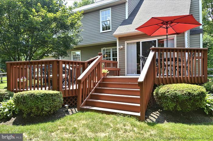 18813 Falling Star Road Germantown, MD 20874 - Photo 10 of 29 Exterior (Rear)