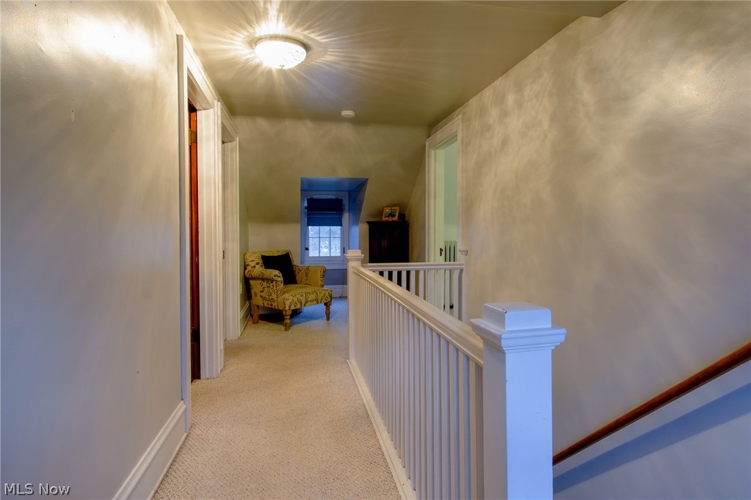 3276 Braemar Road Cleveland, OH 44120 - Photo 16 of 23 3rd floor sitting area