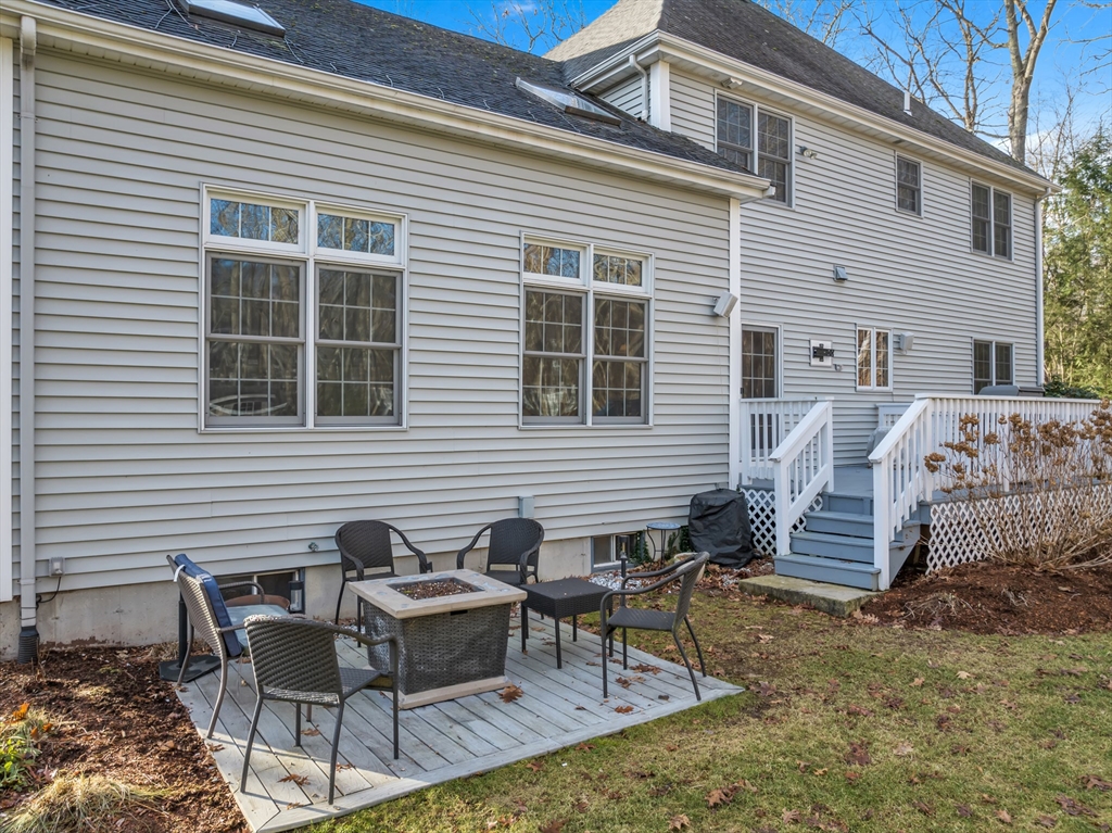 16 Broad Acres Farm Road Medway, MA 02053 - Photo 3 of 40