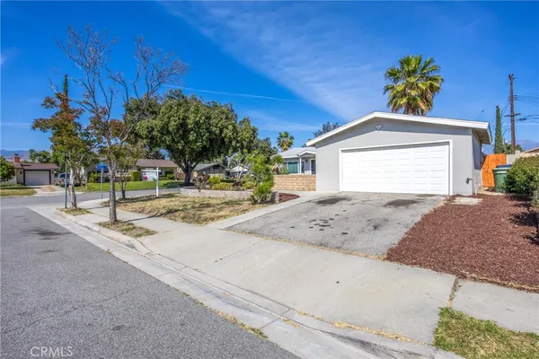 $3,000 | 120 Doyle Avenue, Redlands, CA 92374