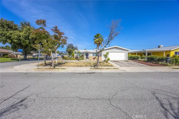 $3,000 | 120 Doyle Avenue, Redlands, CA 92374