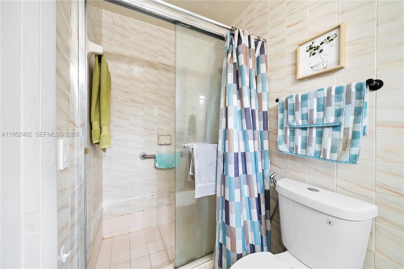 9590 Southwest 51st Terrace Miami, FL 33165 - Photo 14 of 24