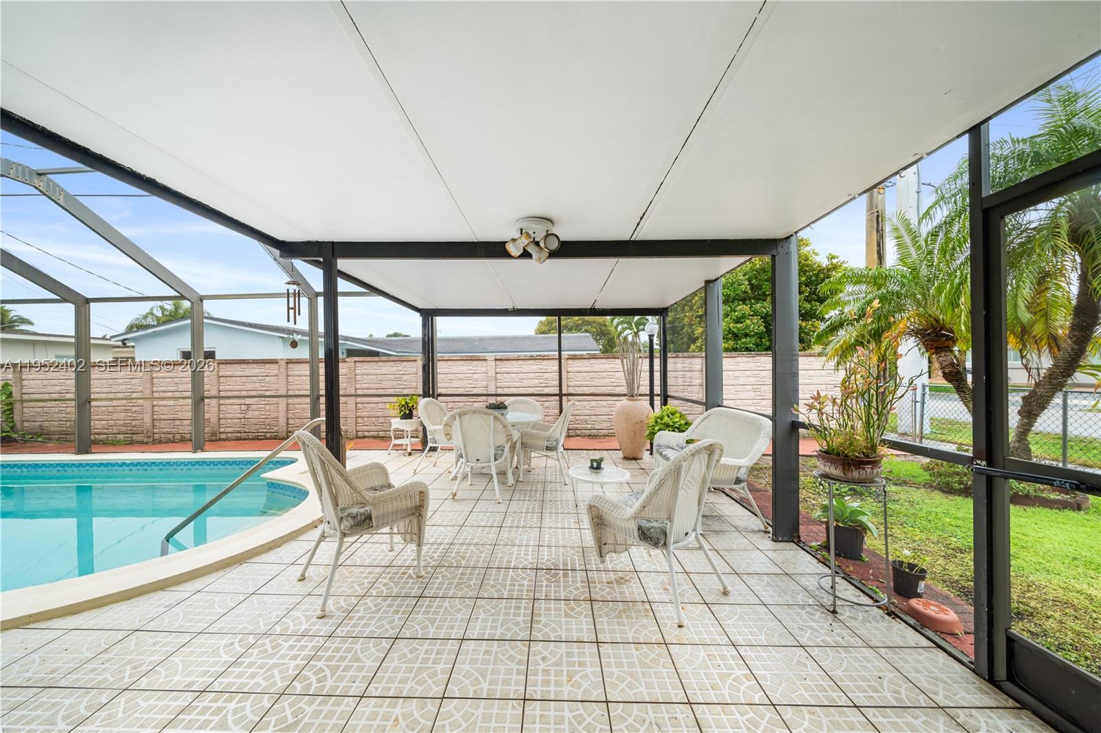 9590 Southwest 51st Terrace Miami, FL 33165 - Photo 17 of 24