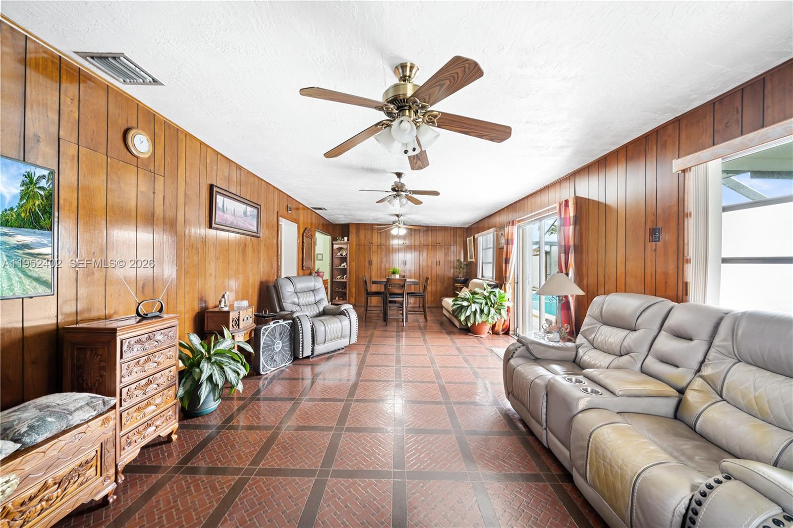 9590 Southwest 51st Terrace Miami, FL 33165 - Photo 10 of 24