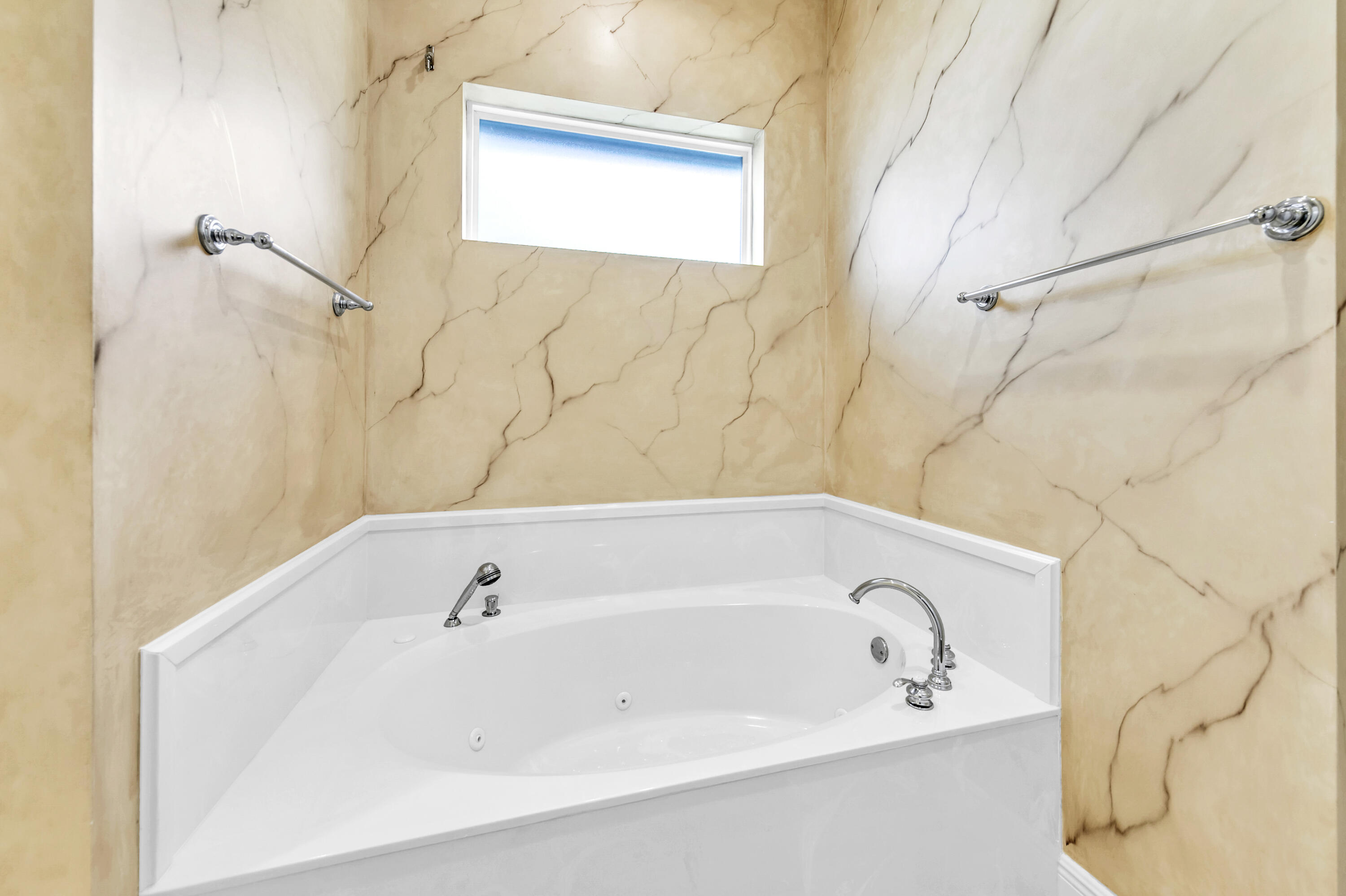 419 Pelican Circle Inlet Beach, FL 32461 - Photo 21 of 29 Tub