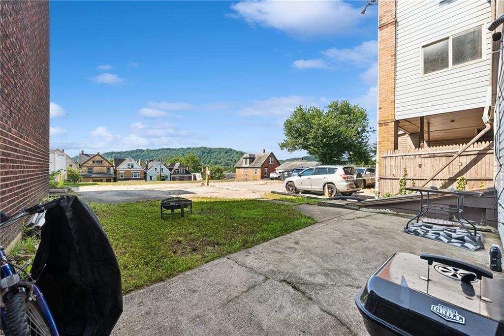 571 3rd Street Pitcairn, PA 15140 - Photo 7 of 11