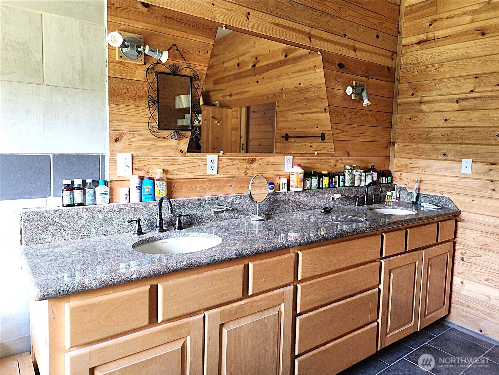 363 Sheridan Road Republic, WA 99166 - Photo 13 of 40 Gallery Image 13