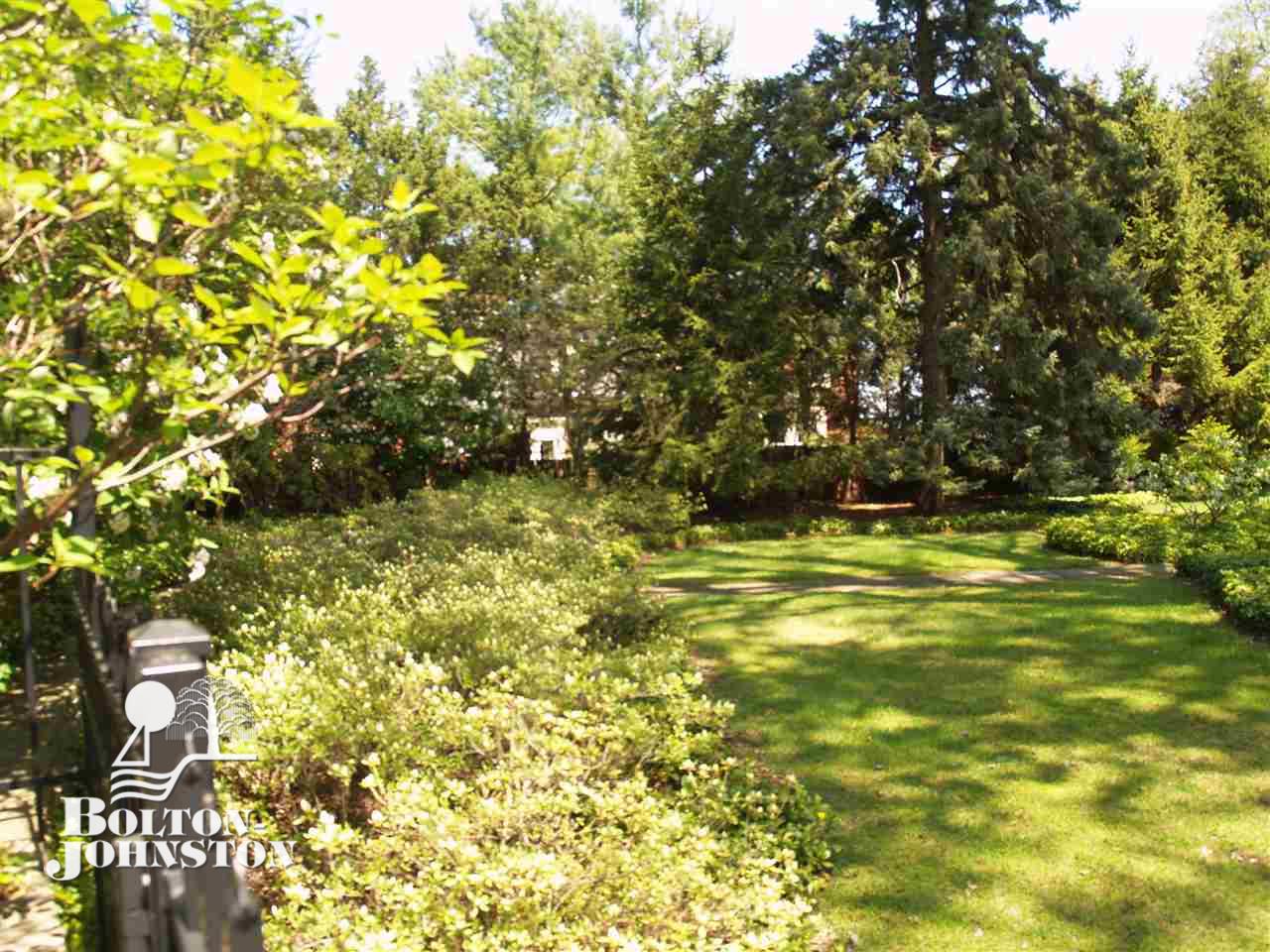 95 Lake Shore Road Grosse Pointe, MI 48236 - Photo 7 of 79 Yard