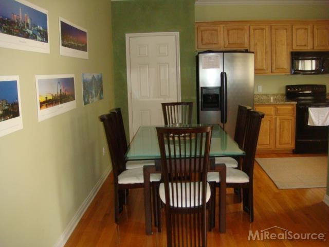 2033 Rochelle Run, Unit 98 Rochester, MI 48309 - Photo 4 of 19 31201628-3.JPG