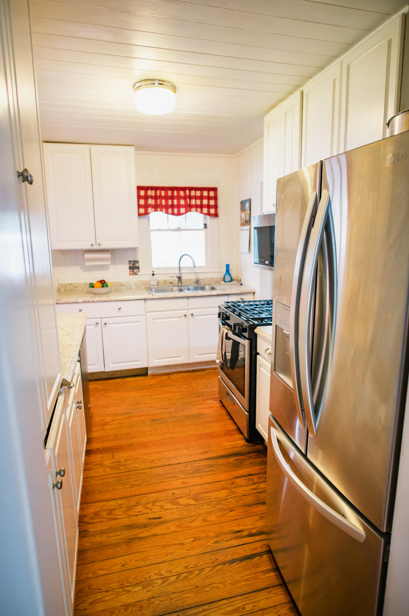 1707 Jessamine Road Charleston, SC 29407 - Photo 11 of 47 Kitchen w/new appliances