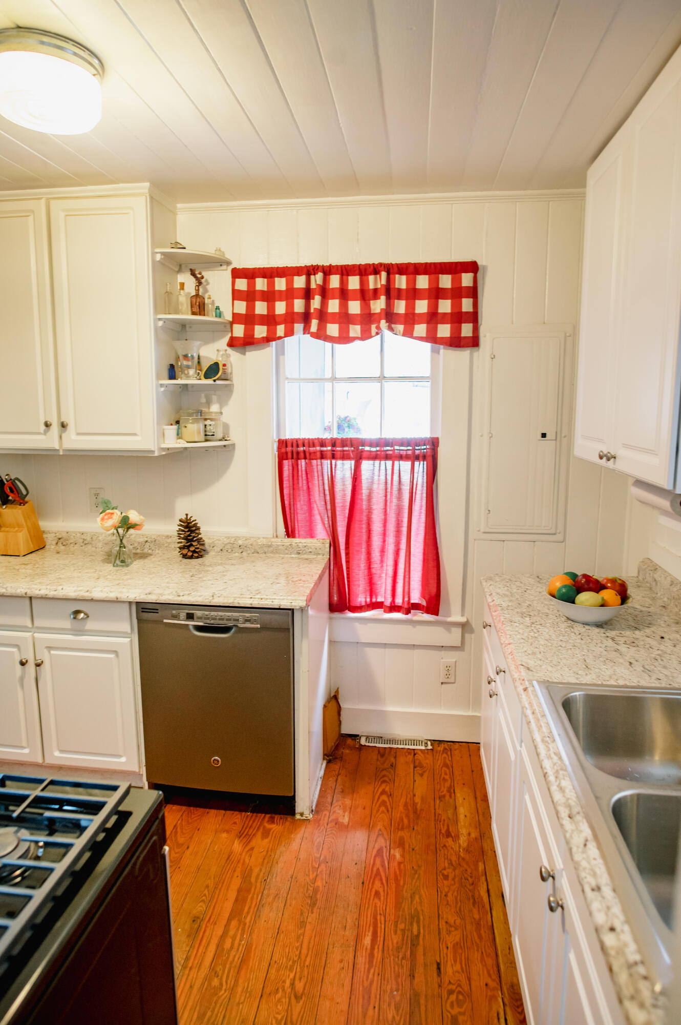 1707 Jessamine Road Charleston, SC 29407 - Photo 12 of 47 Kitchen2