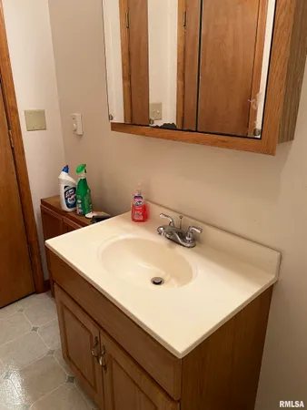 $129,900 | 110 Wyatt Street, Franklin, IL 62638